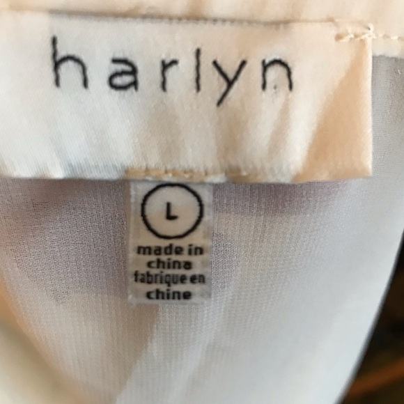 HARLYN blouse top with lace details.  Size large. - Picture 5 of 5